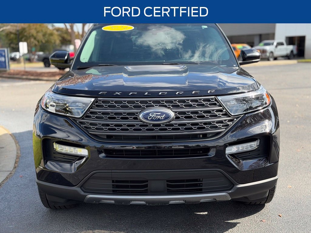 Certified 2024 Ford Explorer XLT w/ Equipment Group 202A AWD/4WD image 3