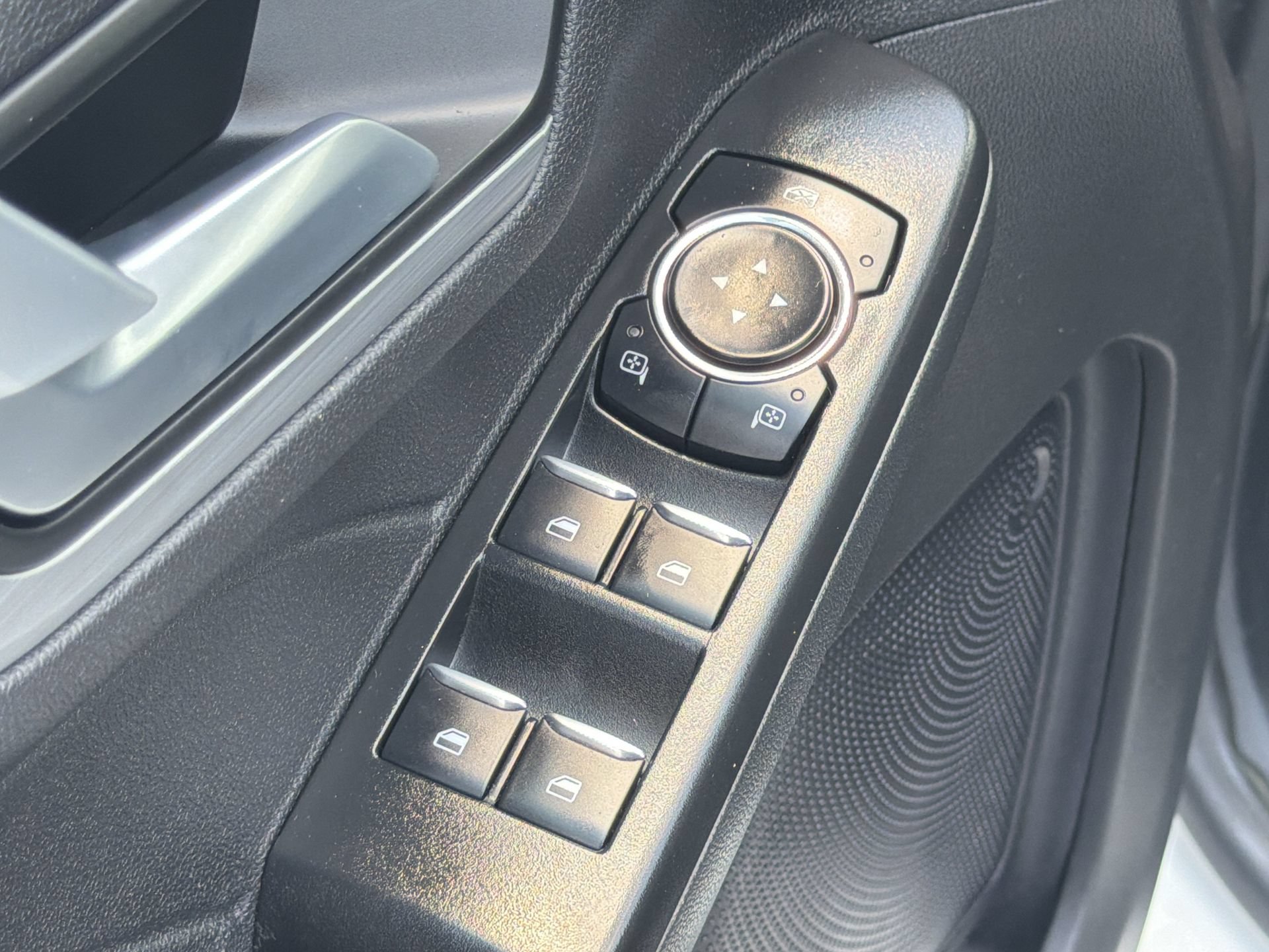 Certified 2023 Ford Escape Platinum AWD/4WD image 28
