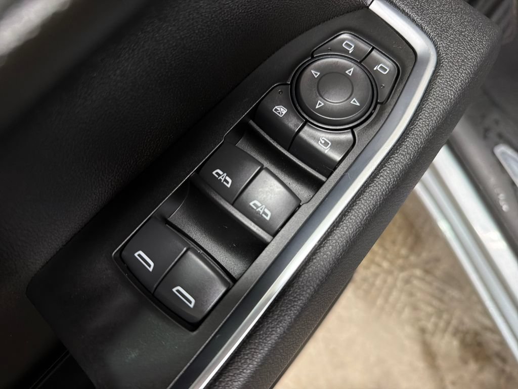 Used 2026 GMC Sierra 1500 SLT AWD/4WD image 17