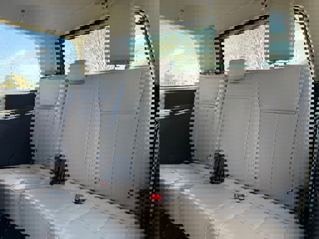 Certified 2024 Ford Expedition XLT image 30