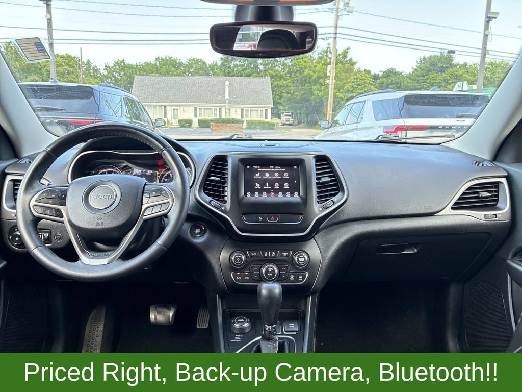 Used 2019 Jeep Cherokee Latitude Plus w/ Comfort/Convenience Group AWD/4WD image 18