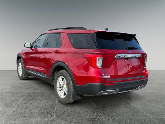 Certified 2022 Ford Explorer XLT w/ Equipment Group 202A image 3