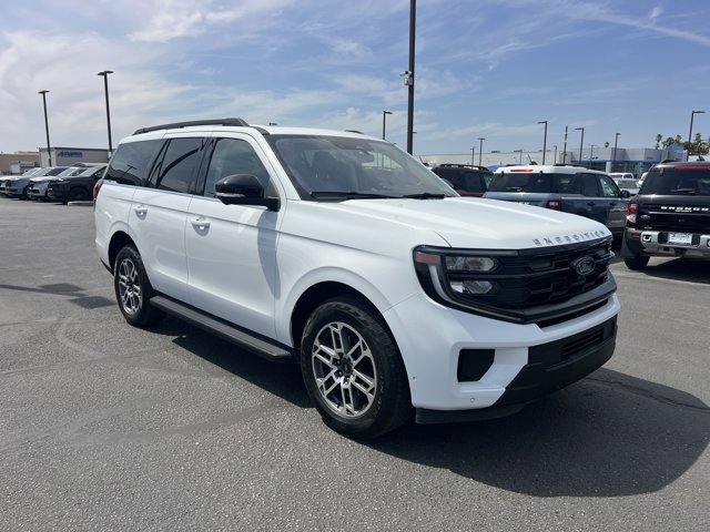 Certified 2025 Ford Expedition Active image 5