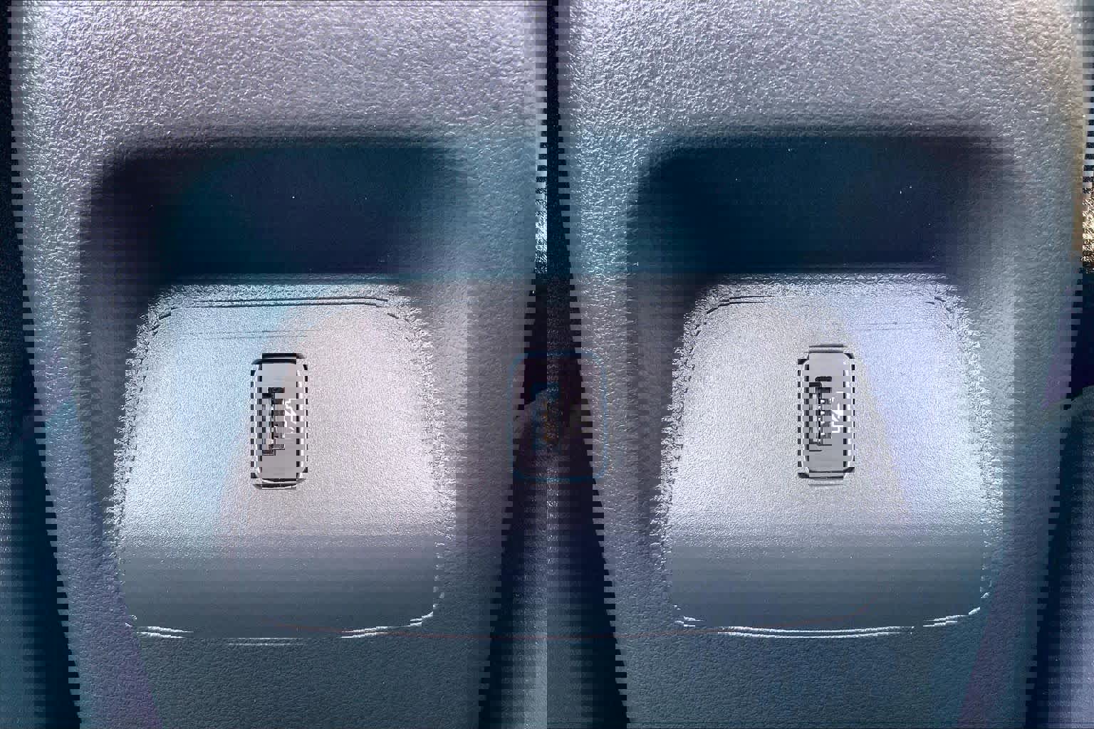 Used 2025 Nissan Sentra SR image 34