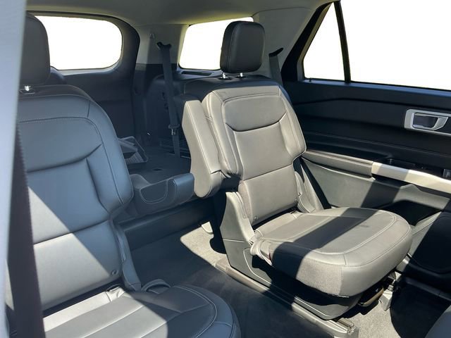 Certified 2023 Ford Explorer XLT w/ Equipment Group 202A image 18