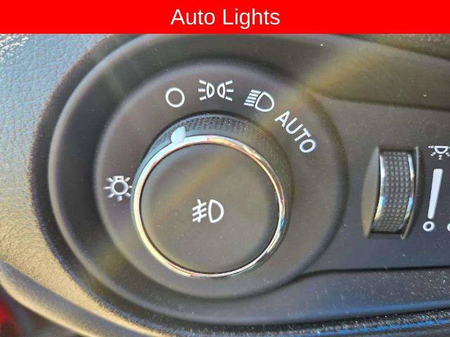 Used 2020 Jeep Renegade Altitude AWD/4WD image 21