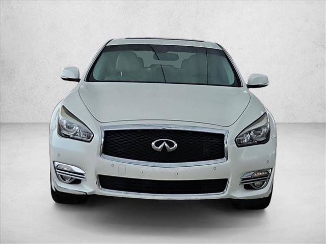 Used 2019 INFINITI Q70 Luxe AWD/4WD image 2