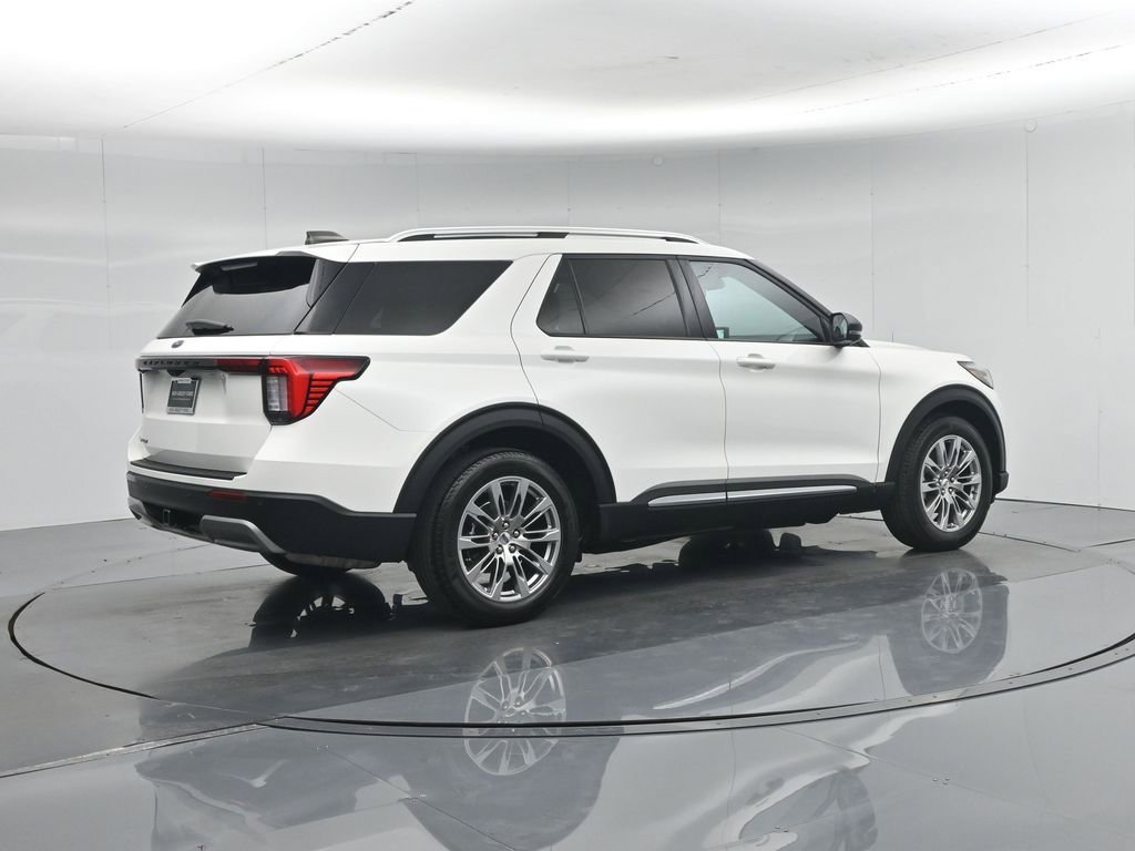 Certified 2025 Ford Explorer Platinum RWD image 33