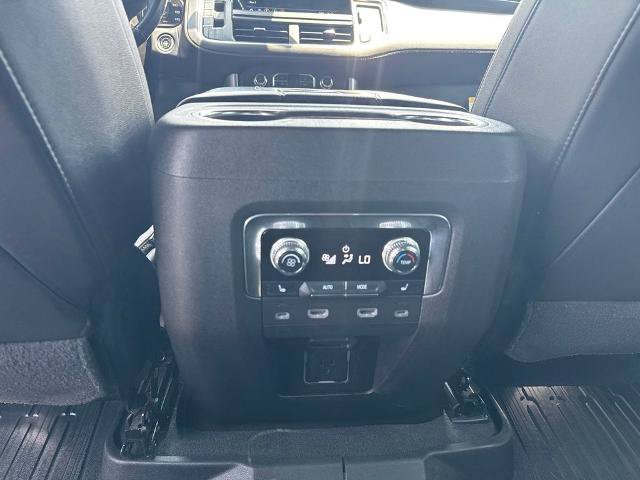Used 2021 GMC Yukon SLT w/ SLT Luxury Plus Package RWD image 17