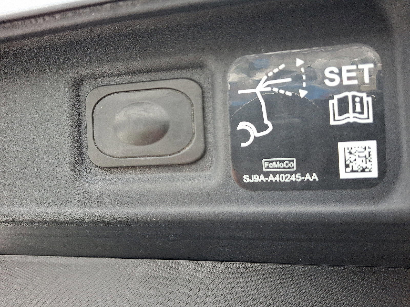 Certified 2025 Ford Mustang Mach-E Premium image 29