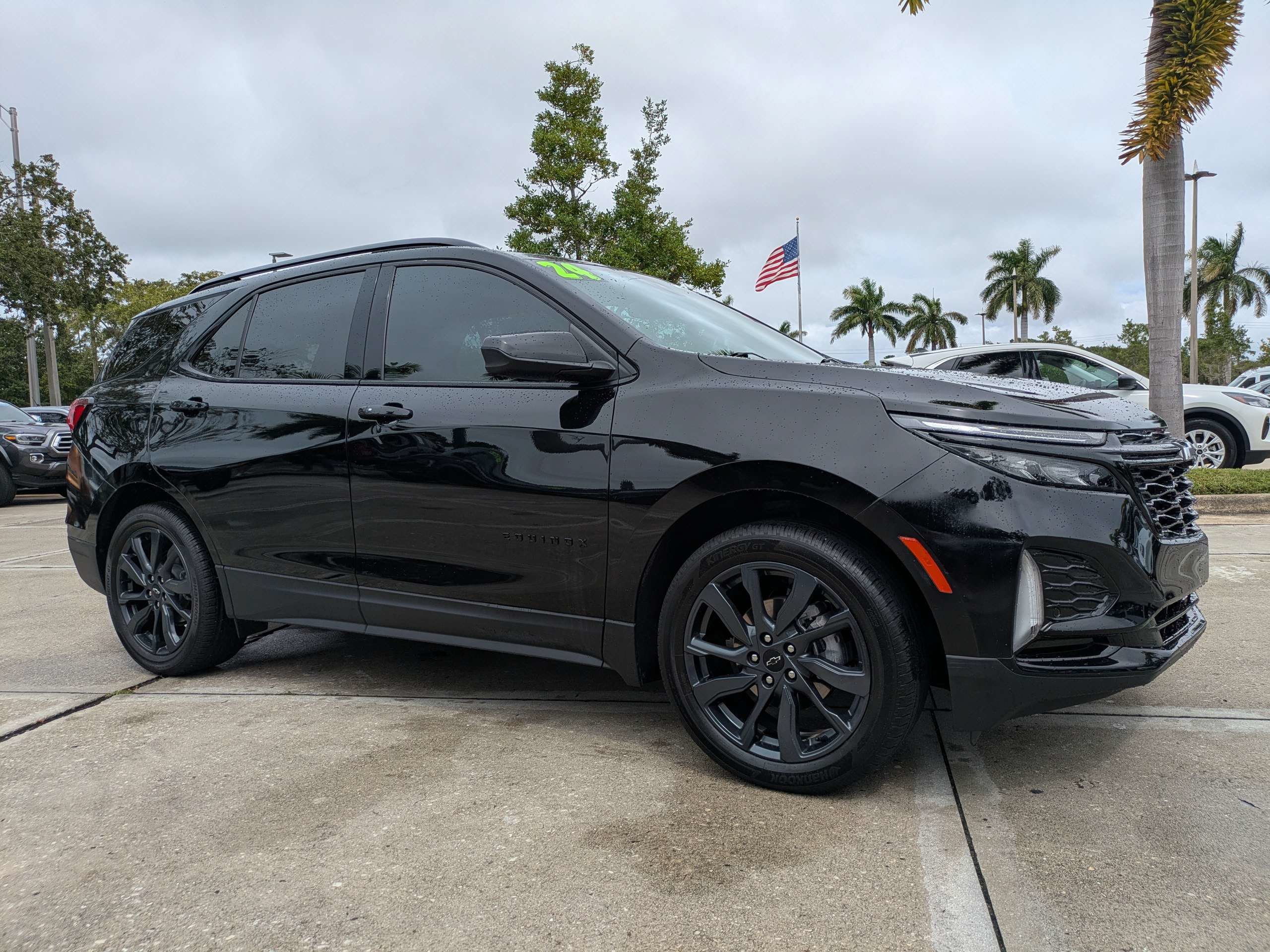 Used 2024 Chevrolet Equinox RS FWD image 2
