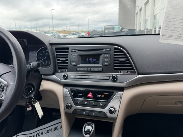 Used 2017 Hyundai Elantra SE image 21