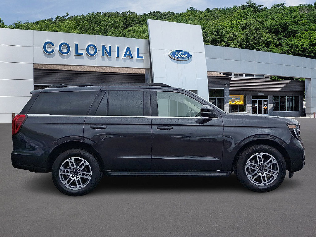 Certified 2025 Ford Expedition Active AWD/4WD image 7