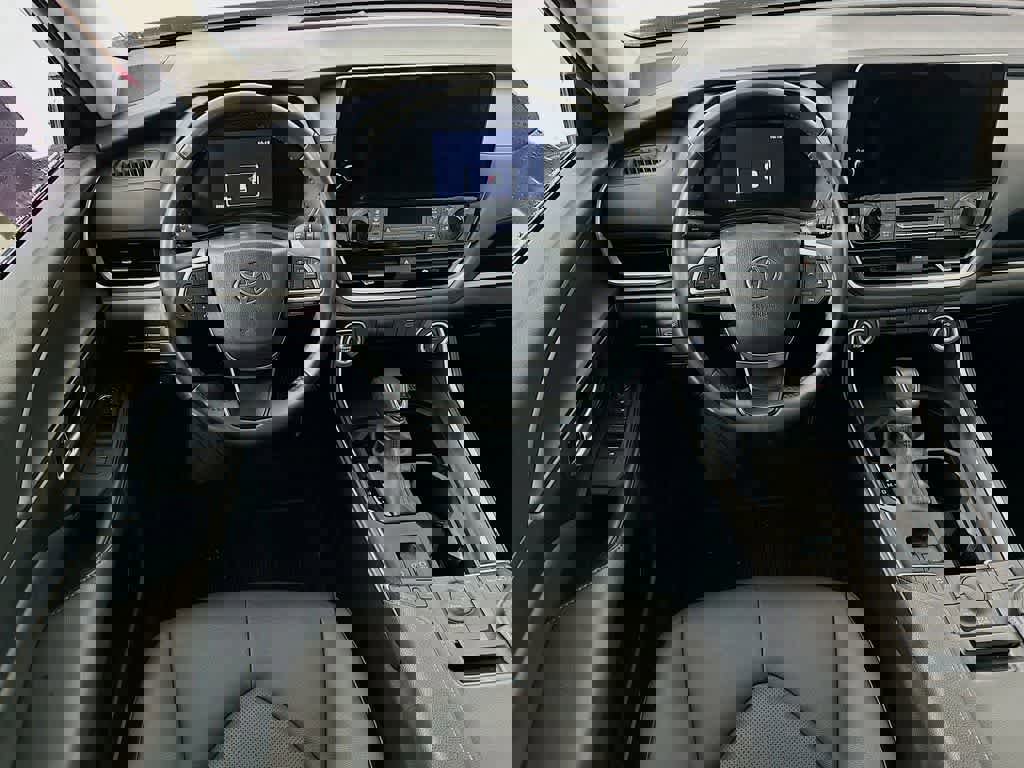 Used 2024 Toyota Grand Highlander XLE image 13