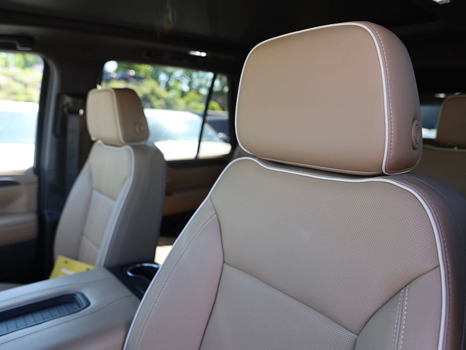 Used 2024 Chevrolet Tahoe Premier AWD/4WD image 21