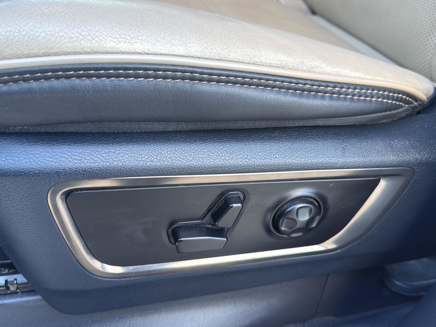 Used 2020 RAM 1500 Limited image 14