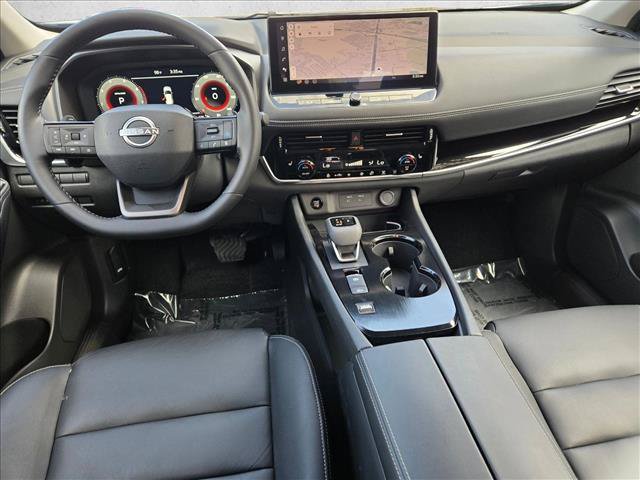 Used 2025 Nissan Rogue SL FWD image 16
