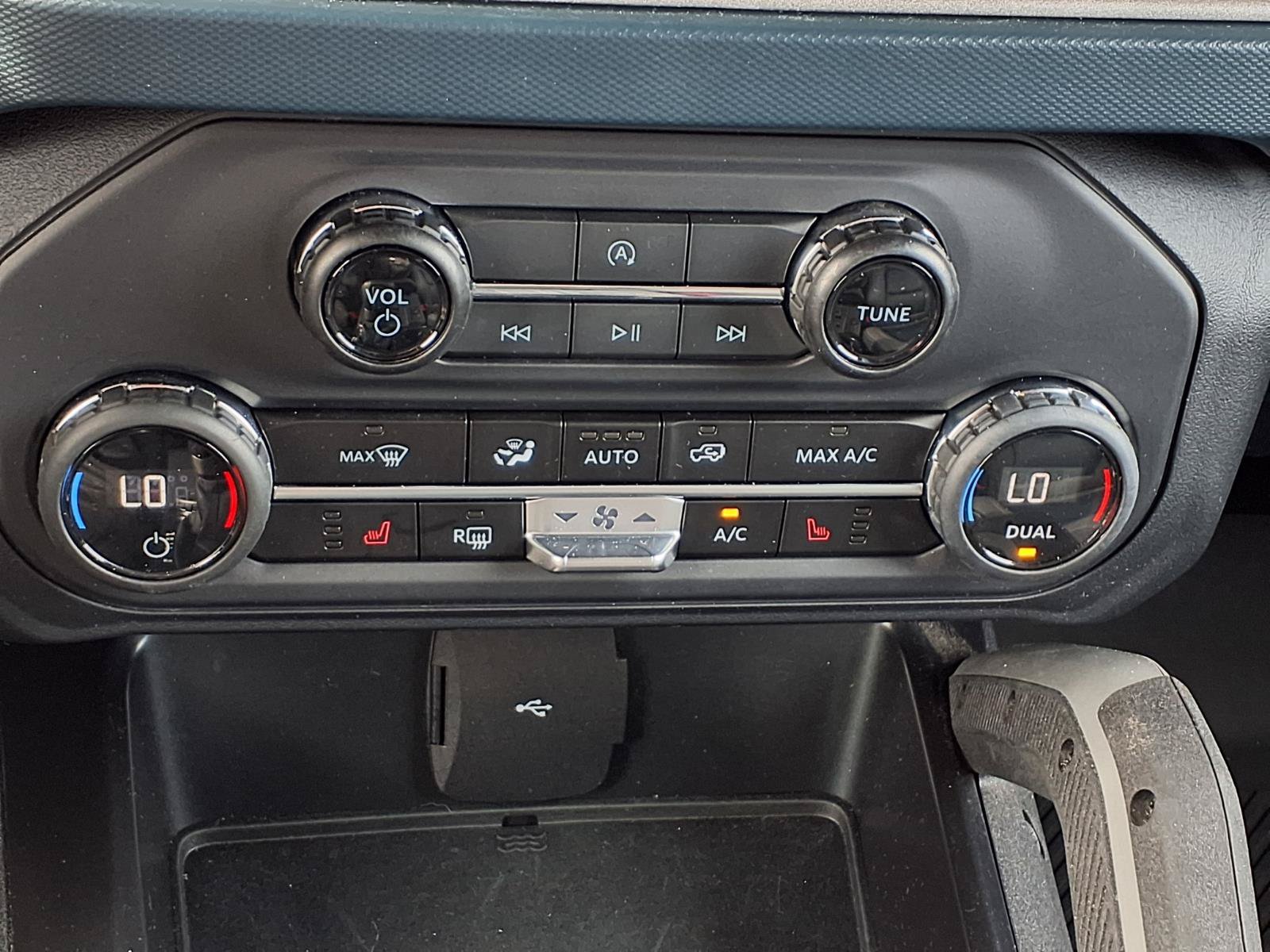 Certified 2024 Ford Bronco Outer Banks AWD/4WD image 16