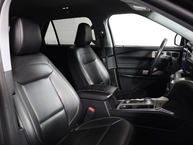 Certified 2023 Ford Explorer XLT w/ Equipment Group 202A image 9