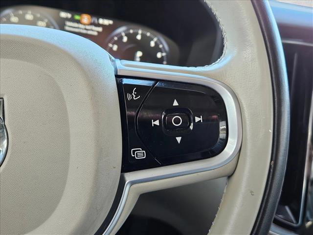 Used 2019 Volvo S60 T6 Momentum w/ Multimedia Package AWD/4WD image 21
