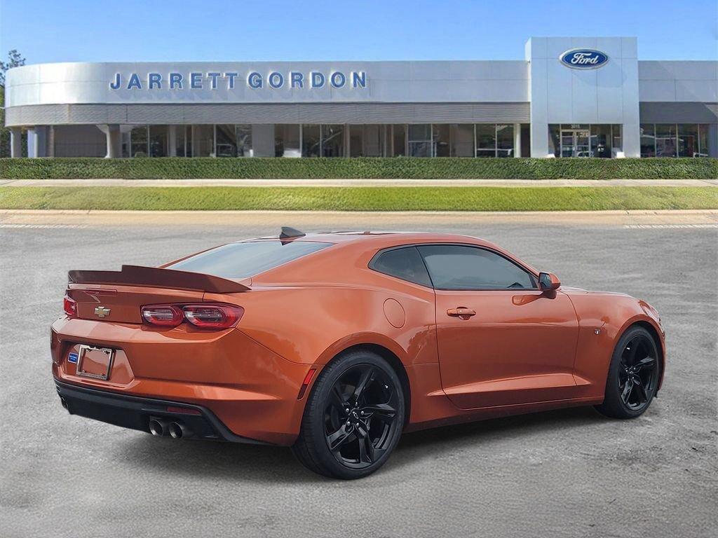 Used 2023 Chevrolet Camaro LT w/ Technology Package RWD image 4