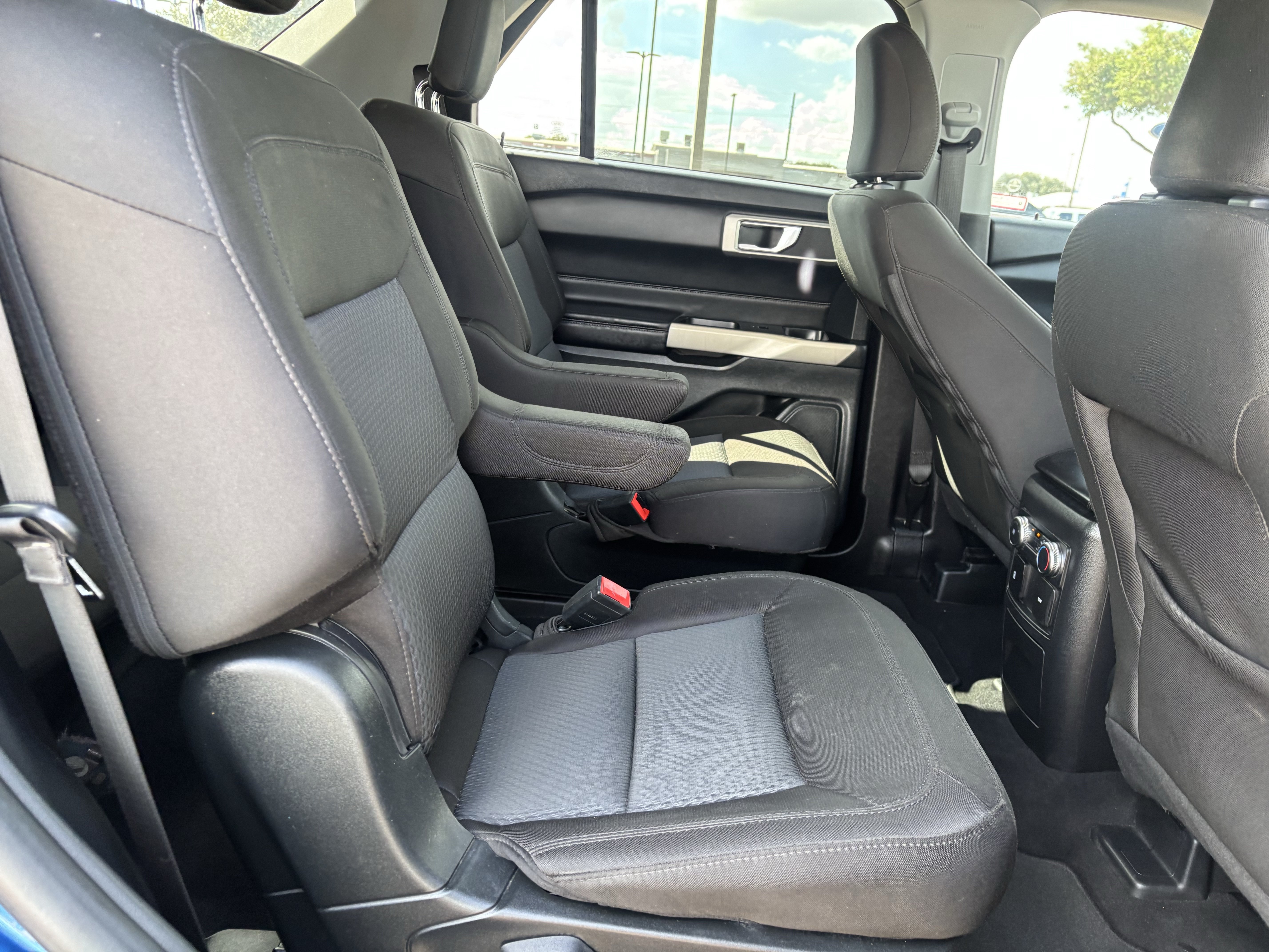 Certified 2022 Ford Explorer XLT RWD image 19
