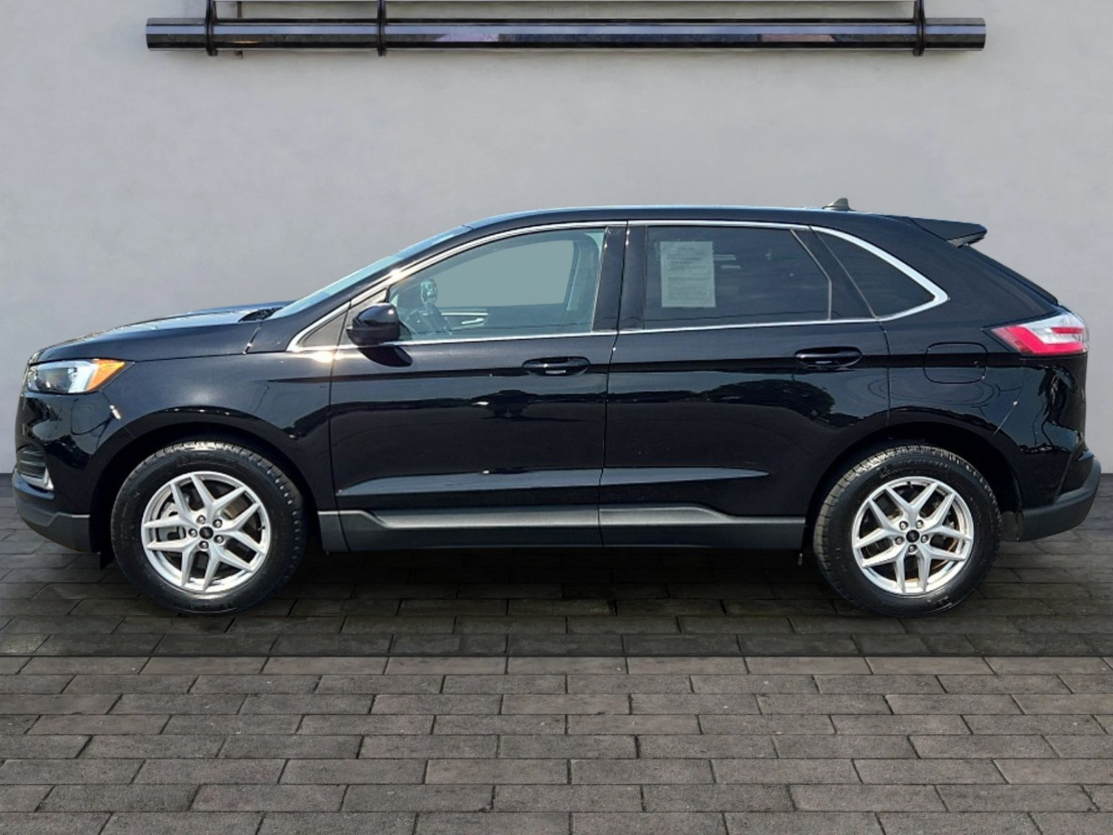 Certified 2024 Ford Edge SEL w/ Convenience Package AWD/4WD image 6