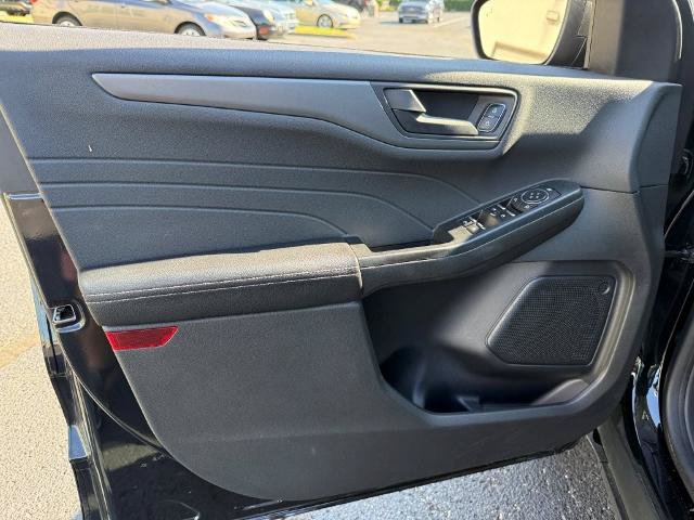 Certified 2023 Ford Escape Active AWD/4WD image 10