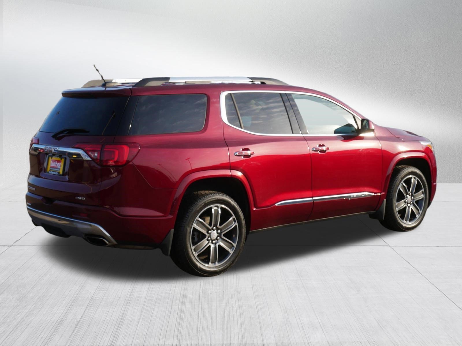 Used 2018 GMC Acadia Denali image 5