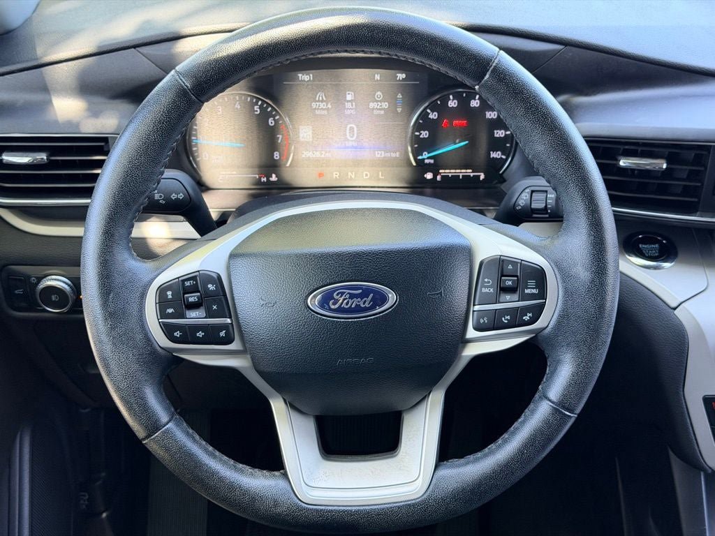 Certified 2023 Ford Explorer XLT w/ Equipment Group 202A RWD image 19