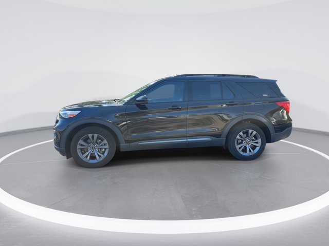 Certified 2022 Ford Explorer XLT w/ Equipment Group 202A AWD/4WD image 4