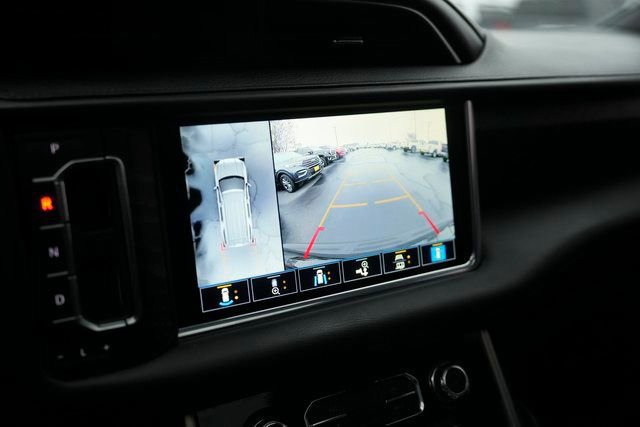 Used 2021 GMC Yukon Denali w/ Denali Premium Package image 29