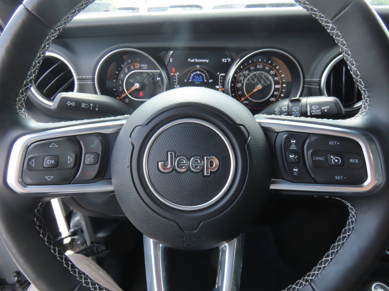 Used 2020 Jeep Wrangler Unlimited Sahara AWD/4WD image 27