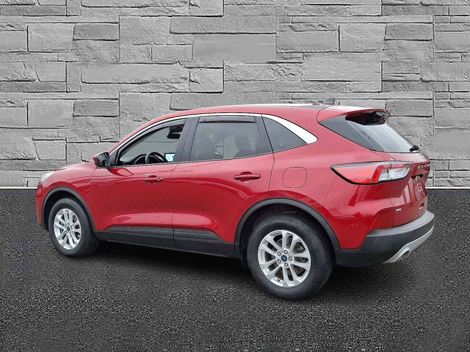 Certified 2020 Ford Escape SE image 7
