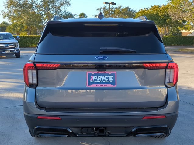 Certified 2025 Ford Explorer ST-Line w/ Premium Package image 4
