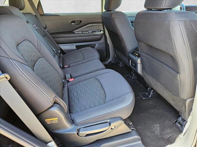 Used 2025 Nissan Pathfinder SV image 20