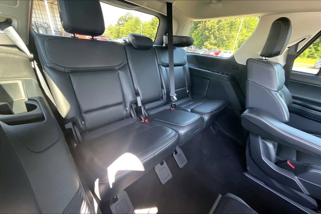 Certified 2025 Ford Expedition Platinum w/ Driver's Package AWD/4WD image 27