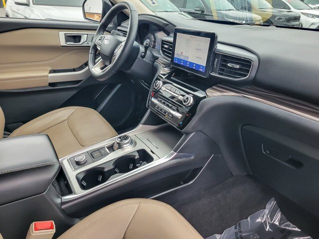 Certified 2024 Ford Explorer Limited AWD/4WD image 30