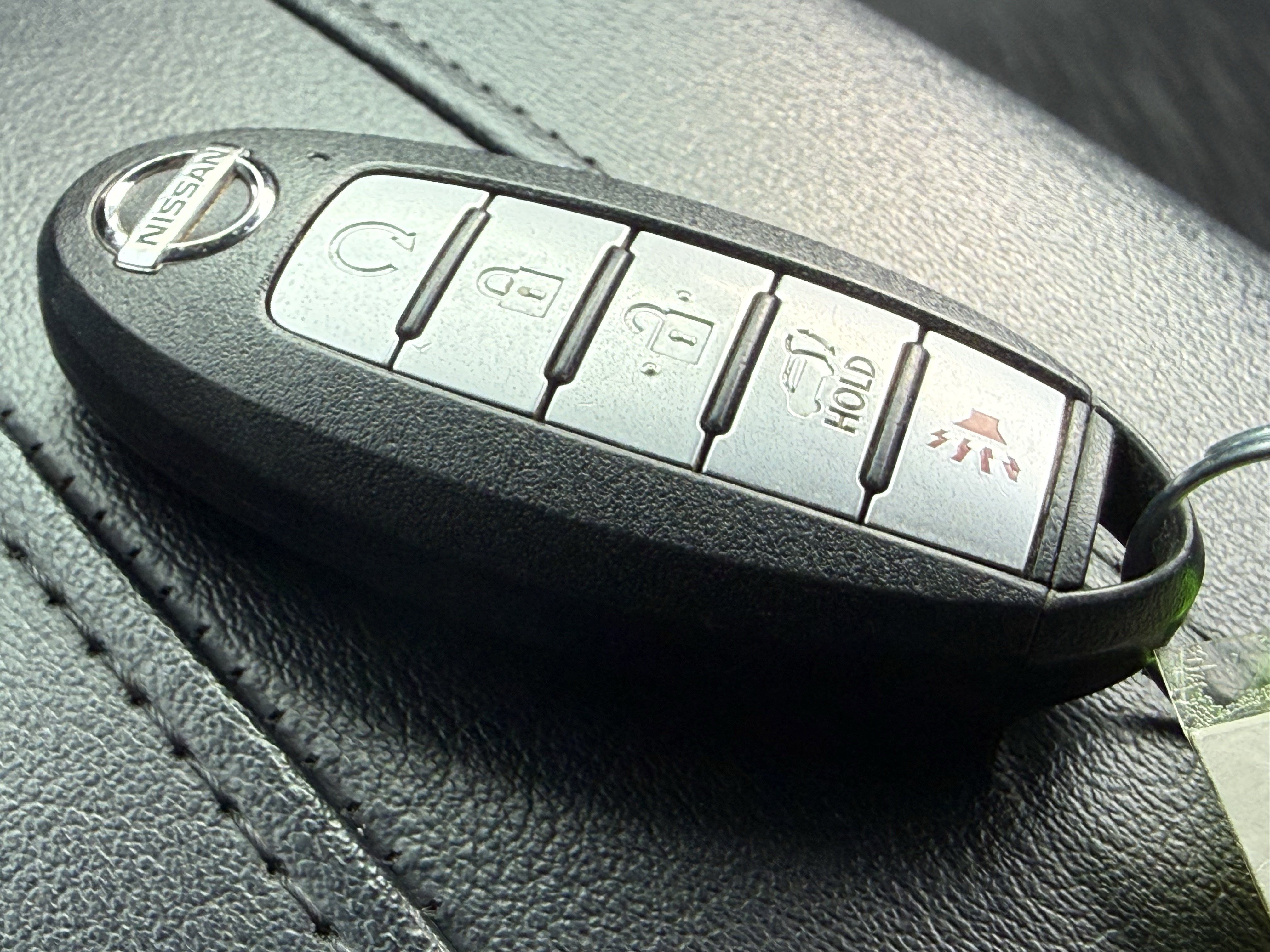 Used 2020 Nissan Rogue SV image 33