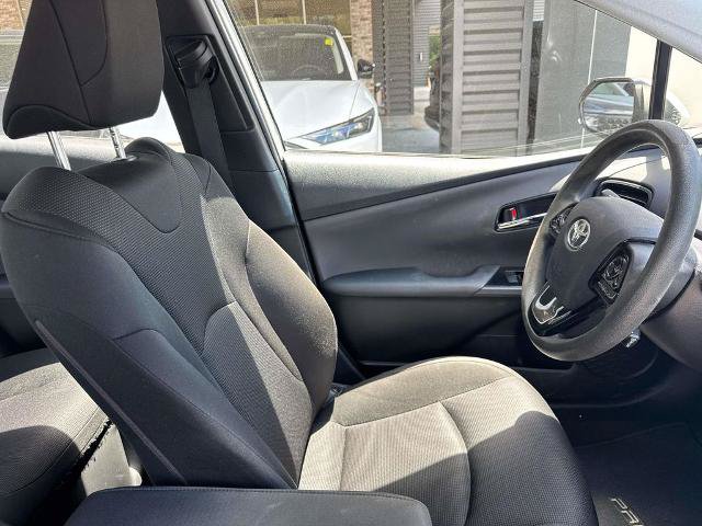 Used 2020 Toyota Prius L Eco FWD image 10