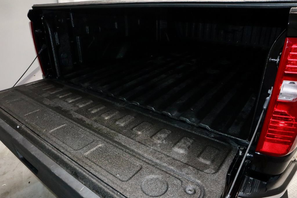 Used 2025 Chevrolet Silverado 3500 LT AWD/4WD image 16