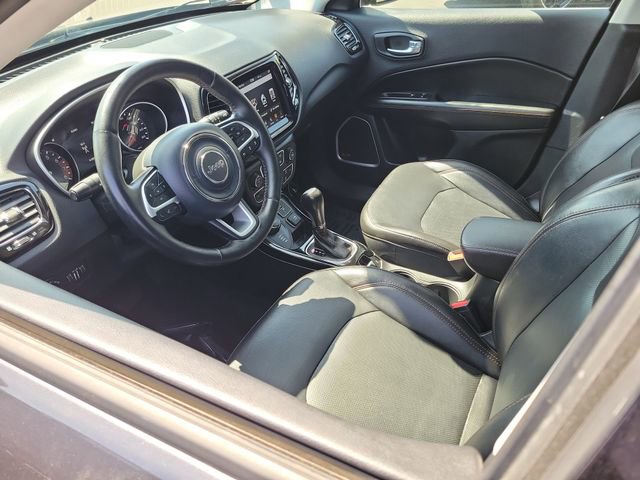Used 2019 Jeep Compass Limited w/ Advanced Safety Group AWD/4WD image 3