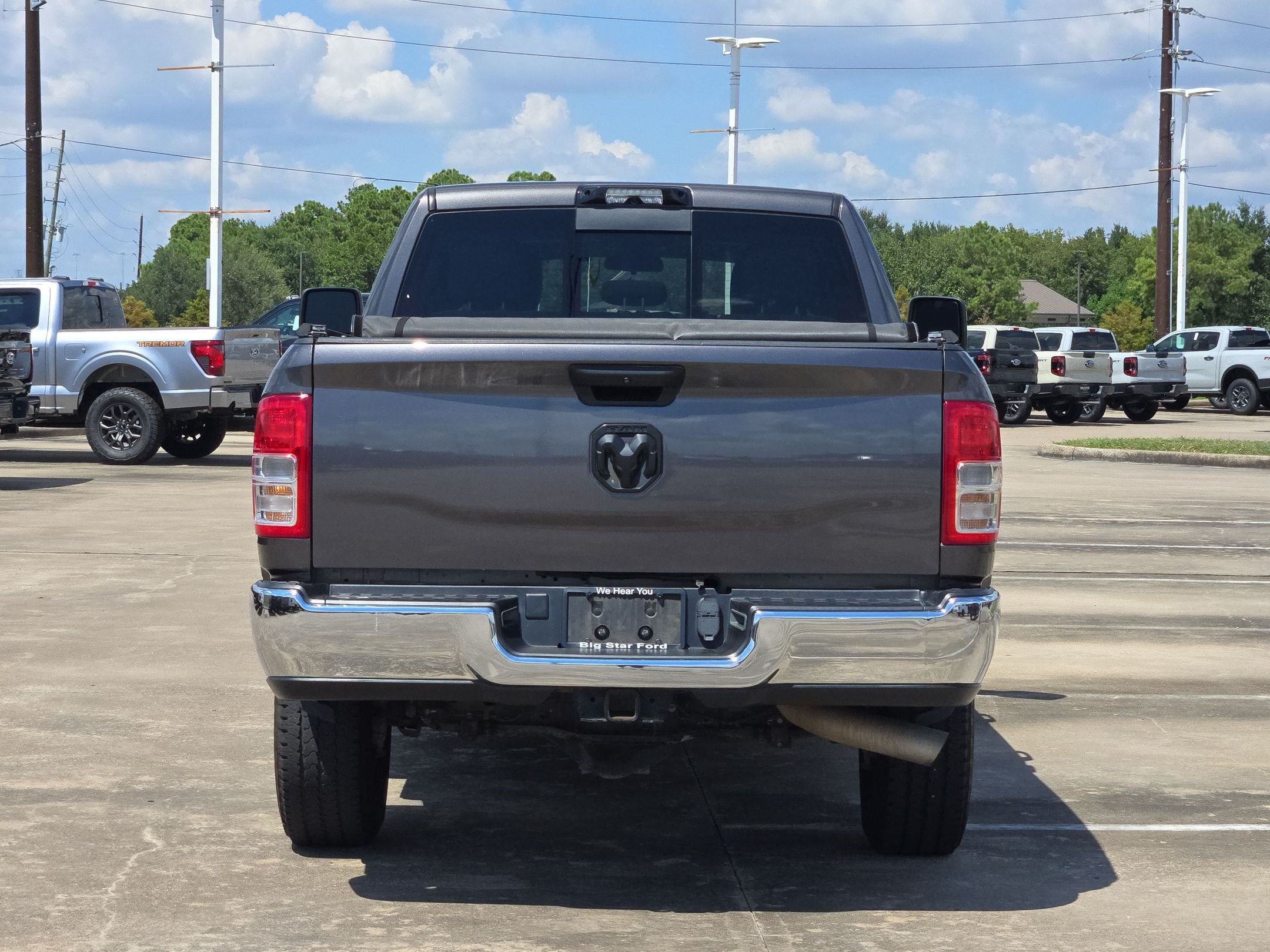 Used 2024 RAM 2500 Tradesman w/ Chrome Appearance Group AWD/4WD image 5