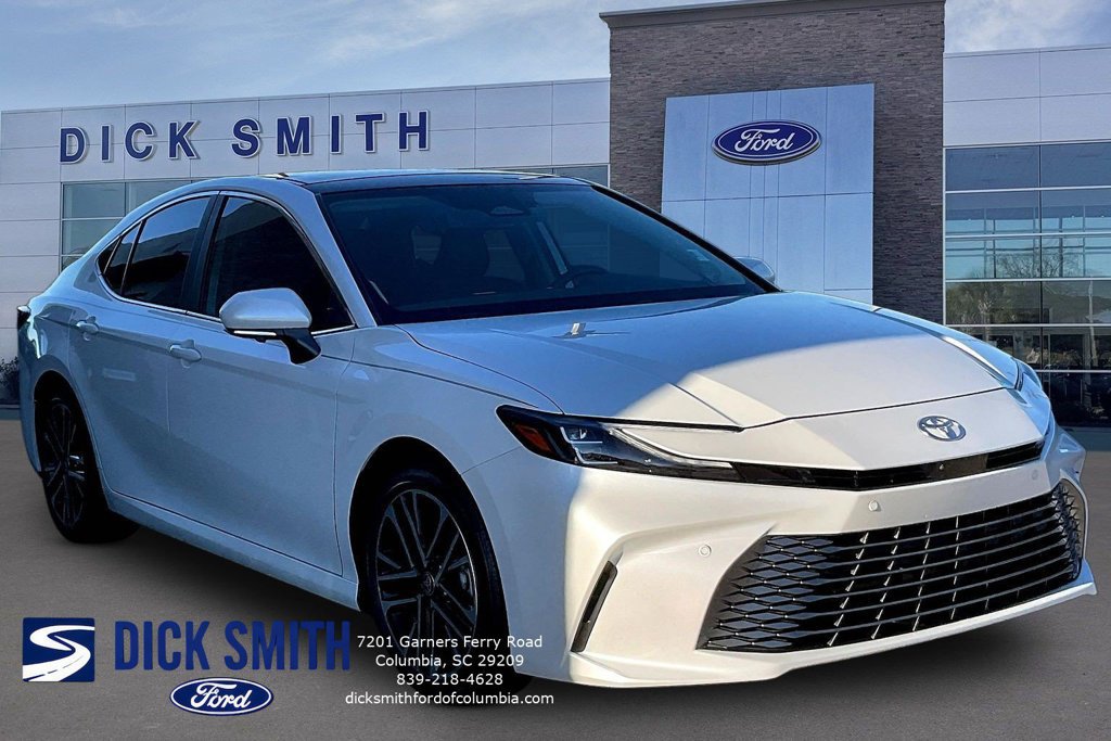 Used 2025 Toyota Camry XLE w/ Premium Plus Package FWD image 3