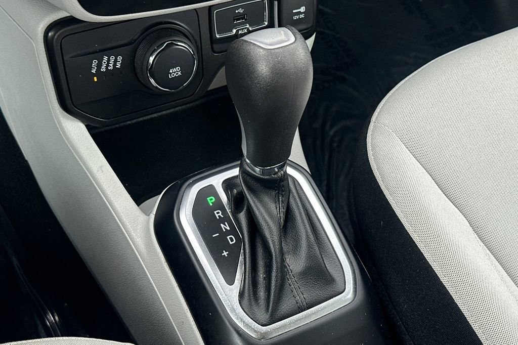 Used 2021 Jeep Renegade Latitude AWD/4WD image 24