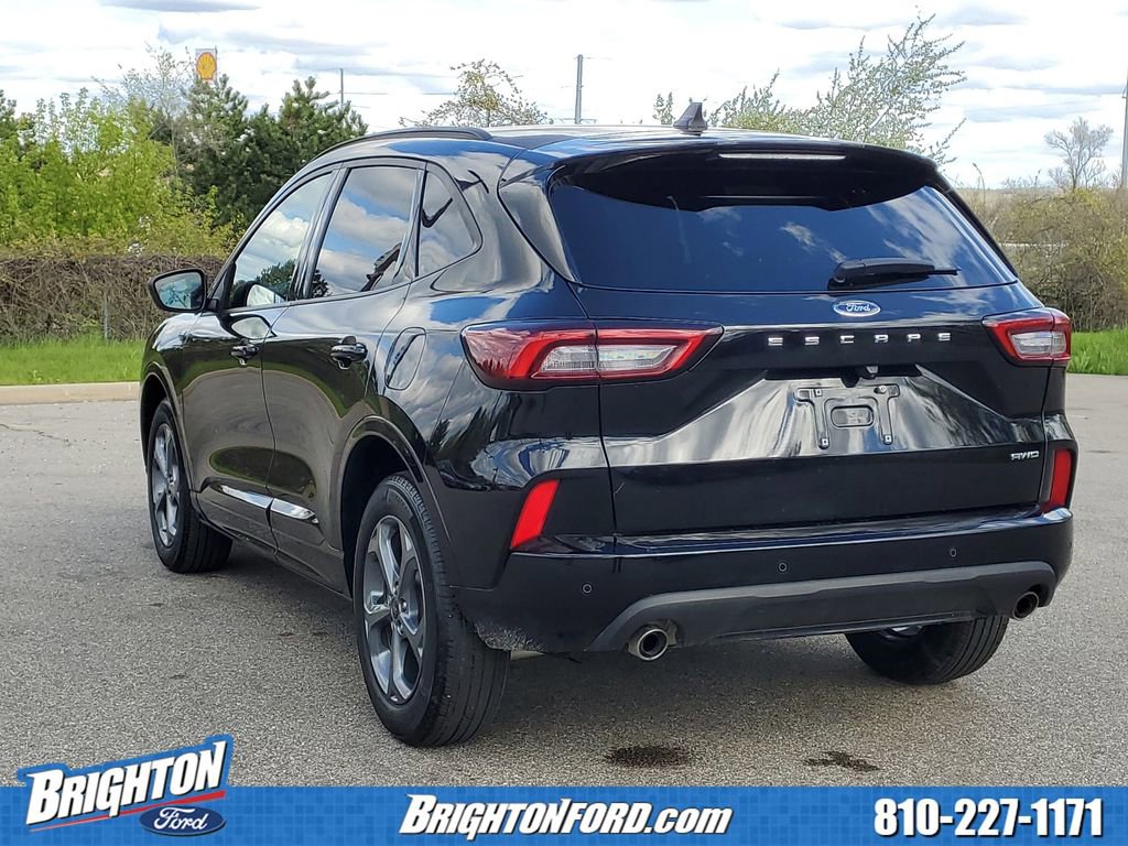 Certified 2024 Ford Escape ST-Line w/ Tech Pack #1 AWD/4WD image 3