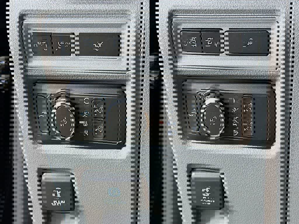 Certified 2022 Ford F150 XLT w/ Equipment Group 302A High image 27