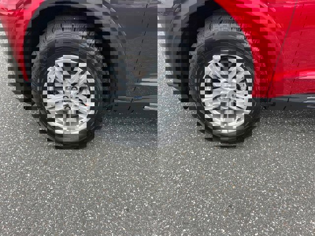 Certified 2022 Ford Explorer XLT w/ Equipment Group 202A image 30