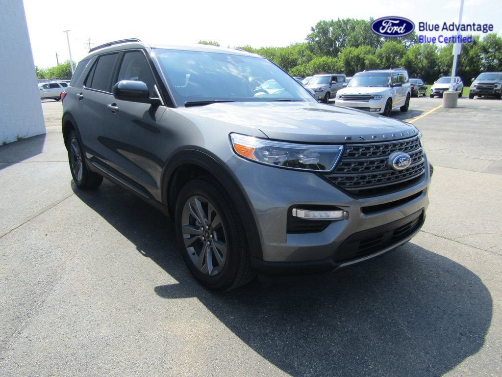 Certified 2024 Ford Explorer XLT w/ Equipment Group 202A AWD/4WD image 9