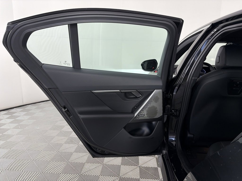 Used 2024 BMW 530i xDrive image 12